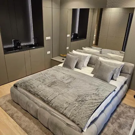 Golden77 Belgrade Waterfront Apartment *